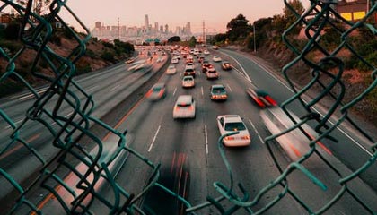 华体会团队-击败布莱顿后现场枪迷高唱：该相信我们了，我们要夺冠了